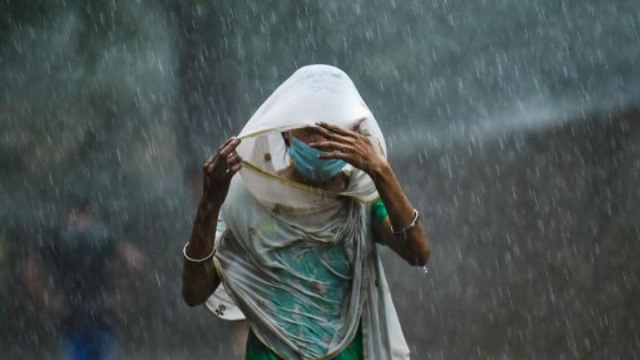 Nonstop: Monsoon rains lash Delhi-NCR