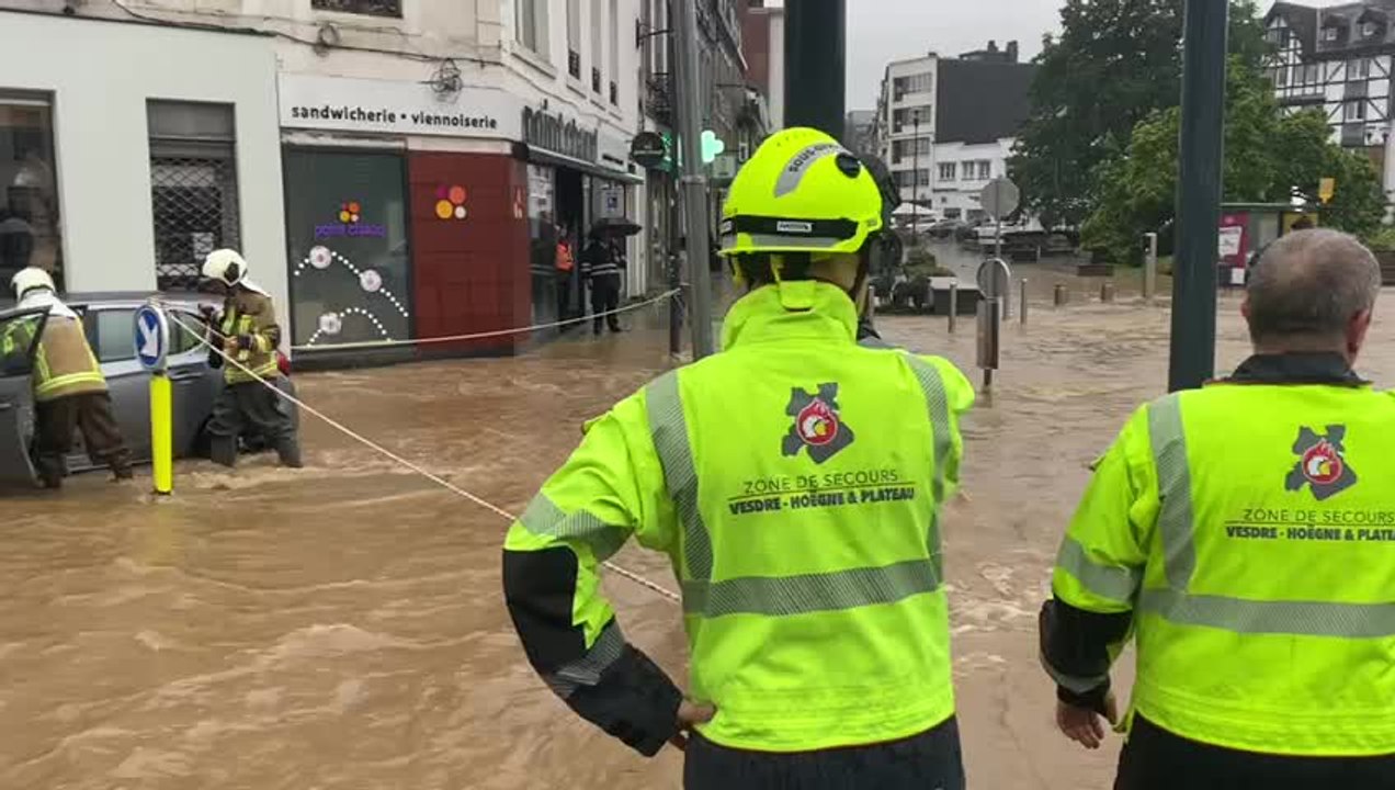 Theux et Spa complètement sous eaux! «1 mètre d’eau place du Perron à Theux», Spa inondé et sans électricité