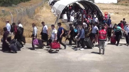 Kurban Bayramını ülkelerinde geçirmek isteyen 14 bin 950 Suriyeli ülkelerine gitti