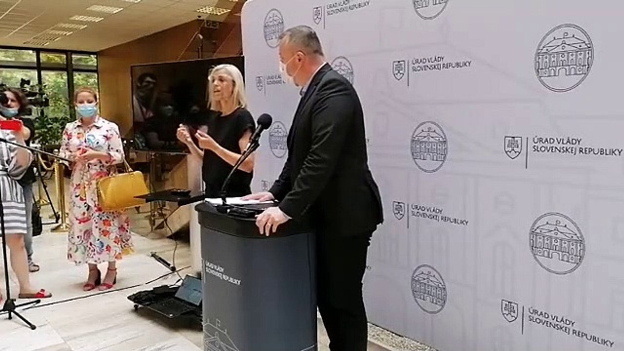 ZÁZNAM: Brífing ministra práce, sociálnych vecí a rodiny SR Milana Krajniaka