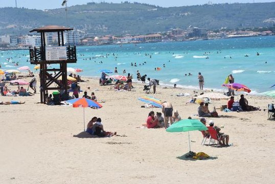 BAYRAM ÖNCESİ ÇEŞME'DE OTELLER DOLDU