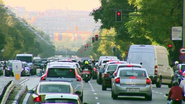 Bruselas quiere prohibir la venta de coches de combustión e híbridos en 2035