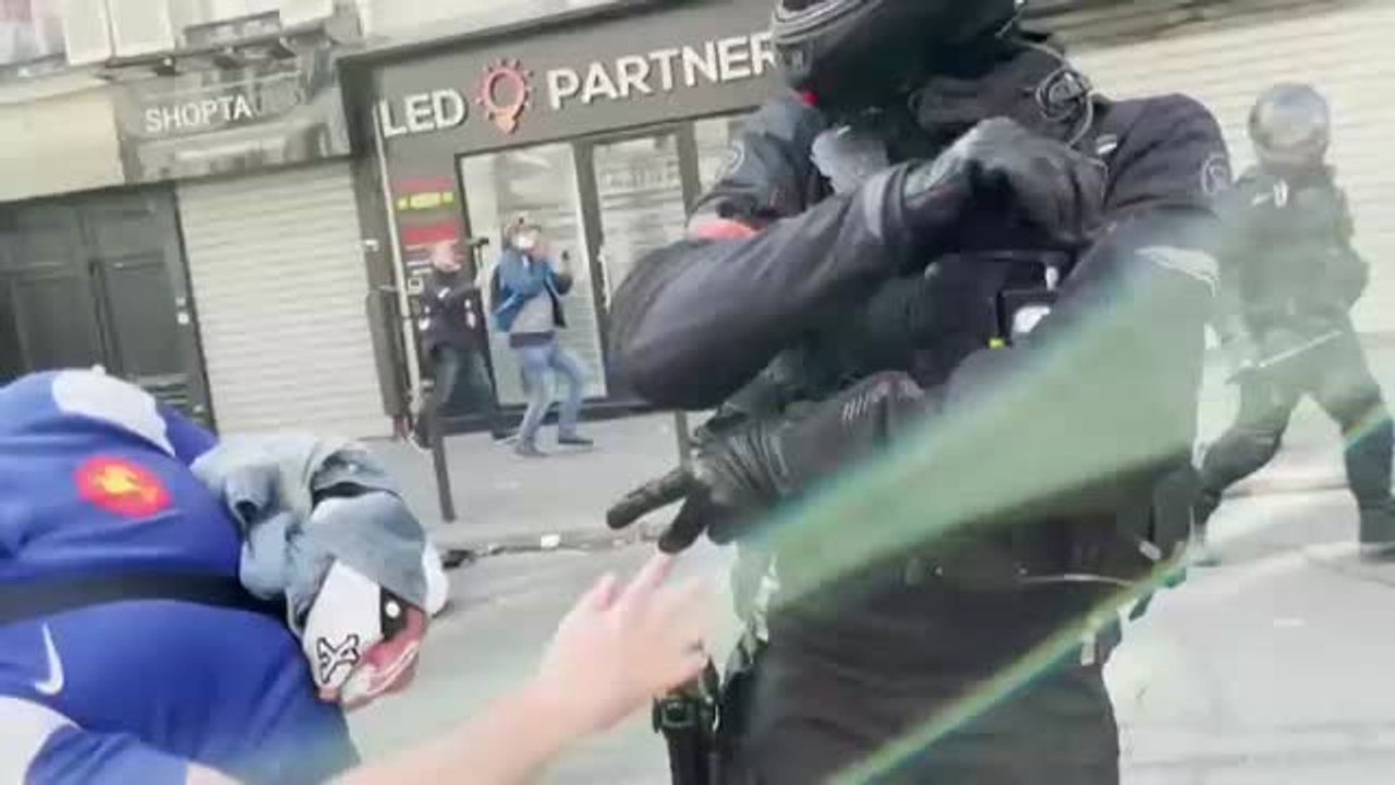 Protestas contra el nuevo pasaporte COVID