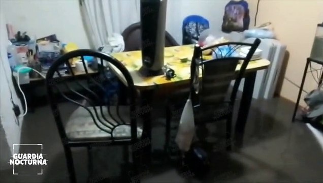 Familias pierden sus enseres y vehículos tras las intensa lluvia y el desbordamiento de un canal