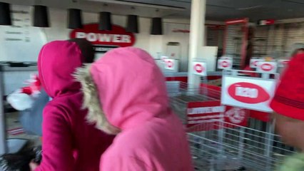 استمرار دوامة العنف في جنوب إفريقيا ومخاوف من نقص في الأغذية والوقود