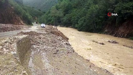 Giresun’da sağanak yağış hayatı olumsuz etkiledi