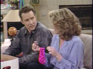 Unhappily Ever After - S01 E09 - Don Juan De Van Nuys