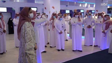 سوار الحج الذكي "نسك" يطرح للمرة الأولى في نسخة تجريبية ليوفر خدمات رئيسة من بينها  توفير كامل المعلومات حول الحاج والحالة الصحية وخدمات طلب المساعدة الأمنية.. المزيد مع خلف الخلف
