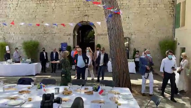 Le jury du 74e Festival de Cannes à l'aïoli traditionnel, place du Suquet à Cannes