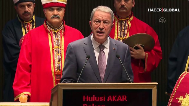 Bakan Akar'dan terörle mücadele mesajı: Mehmetçiğin nefesi enselerinde, teröristler kaçacak delik arıyor