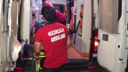 Son dakika haber! Polis otosuyla hafif ticari aracın çarpışması sonucu 5 kişi yaralandı