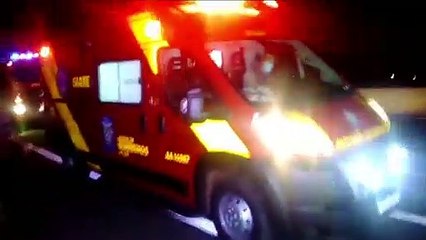 Carro capota após colisão com carreta na PRC-467, em Cascavel