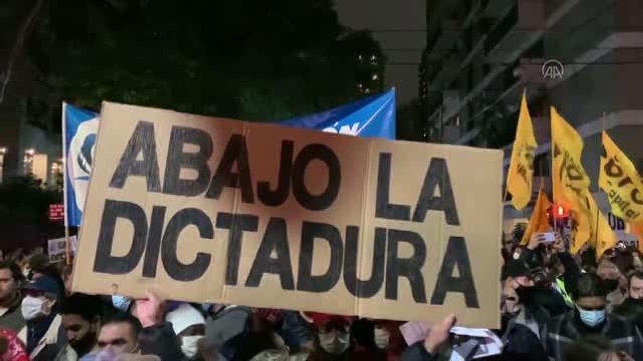 BUENOS AIRES - Arjantin'de Küba'daki protestolar yanlısı ve karşıtı gösteriler düzenlendi