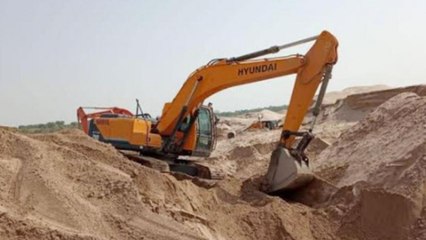 Poclain machine fell into river in Himachal's Chamba