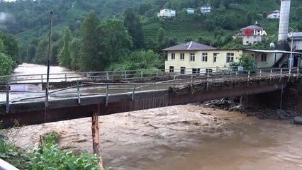 Son dakika haber! Rize'nin Çayeli ilçesinde selin bıraktığı tahribat gün ağarınca ortaya çıktı