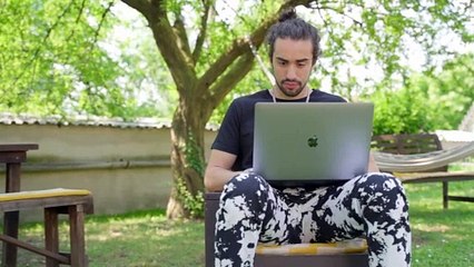 "Cambio vita con un like": ecco come Nico ha fatto del suo daltonismo un format