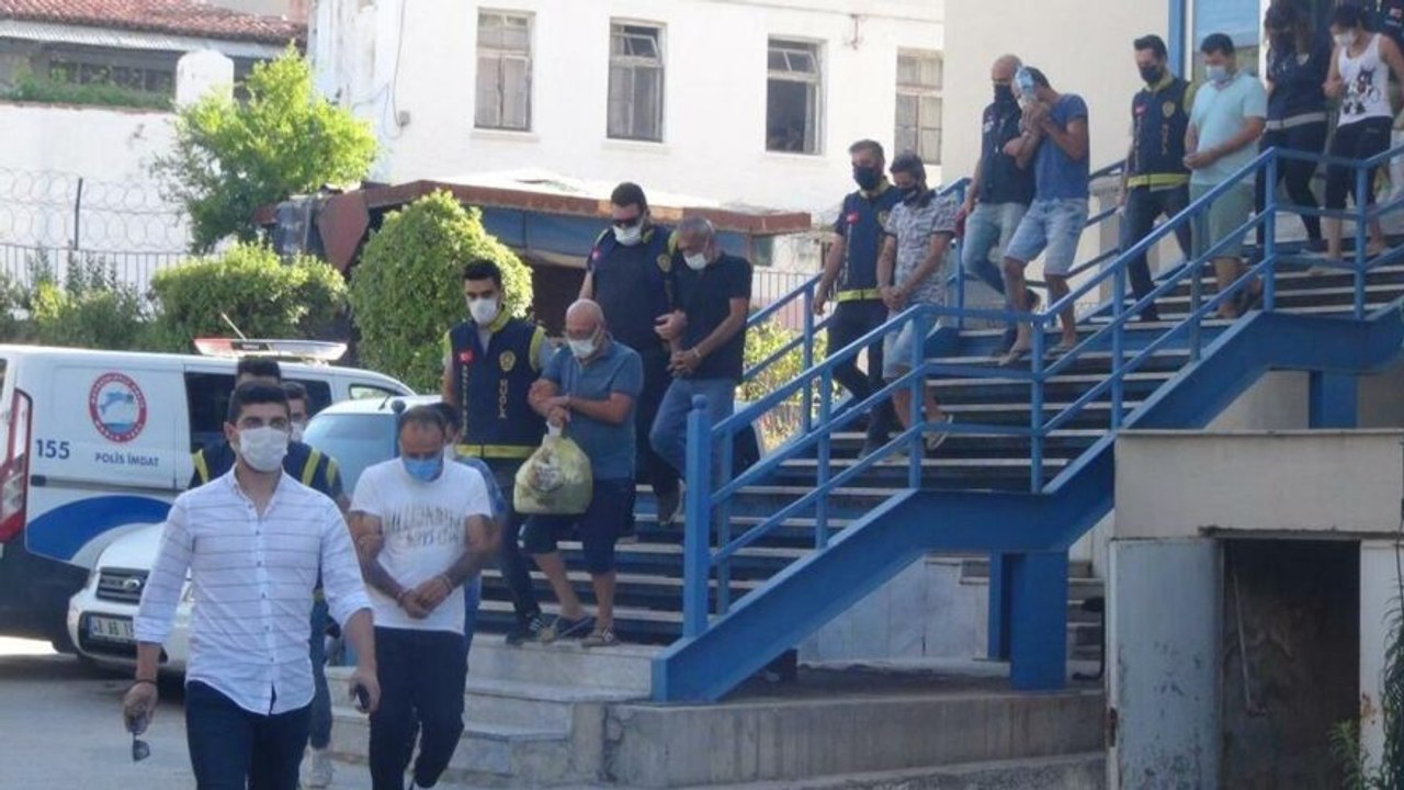 Fuhuş baronları yakalandı