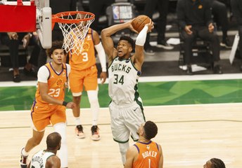 Dunk of the Night: Giannis Antetokounmpo