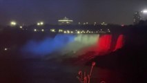 14-Juillet: les Chutes du Niagara illuminées aux couleurs de la France