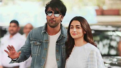 क्या Alia Bhatt और Ranbir Kapoor एक साथ घूमने निकले, Social Media पर लिखा ये ? जानिए सच। FilmiBeat