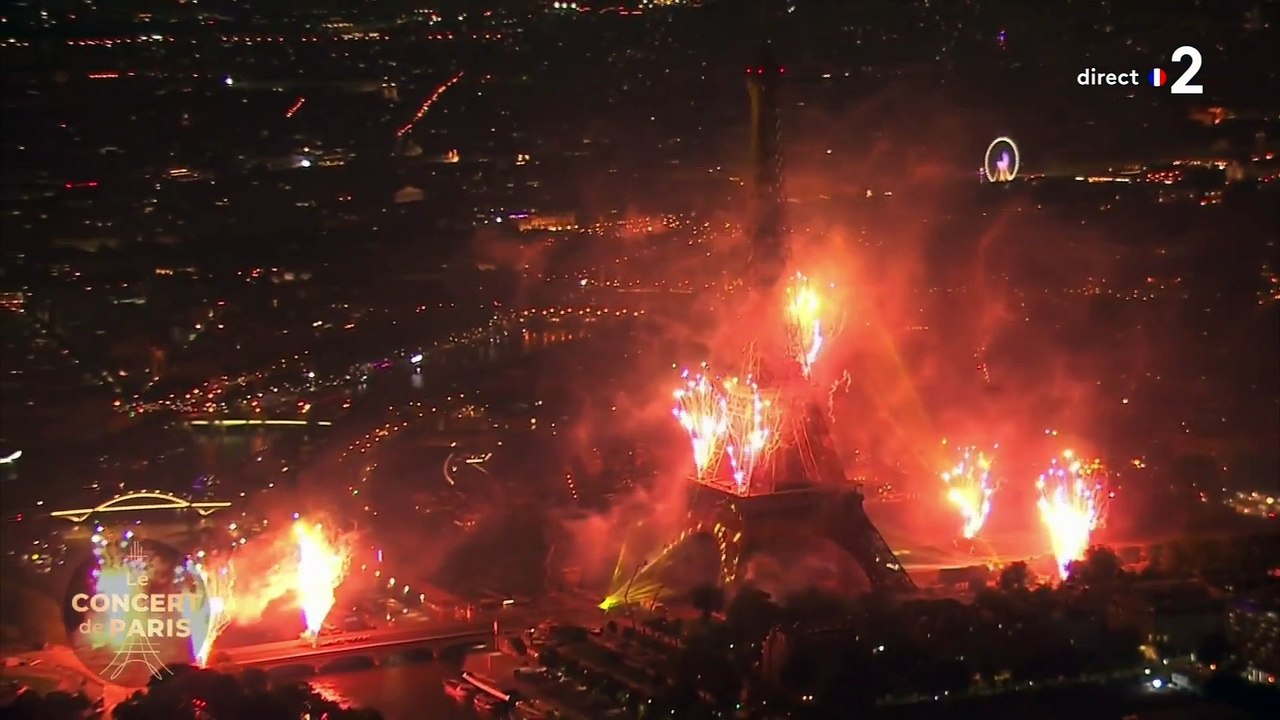 Feu d'artifice du 14 juillet à la Tour Eiffel