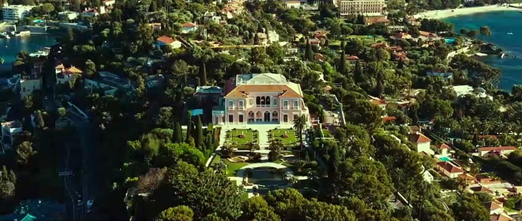 Pourris Gâtés Film (2021) - Gérard Jugnot, Camille Lou, Artus, Louka Meliava, Tom Leeb, François Morel