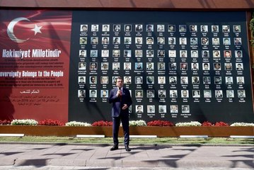 İBB önünde 15 Temmuz anma etkinliği düzenlendi