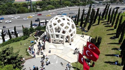 Üsküdar'da 15 Temmuz Şehitler Anıtına yoğun ilgi