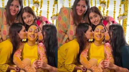 下载视频: Rahul Vaidya & Disha Wedding: सहेलियों से Haldi लगवाकर रो पड़ी Disha Parmar| FilmiBeat