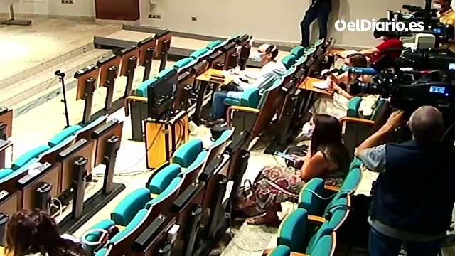 Extremadura plantea aplicar limitaciones horarias muy restrictivas , pero descarta el toque de queda