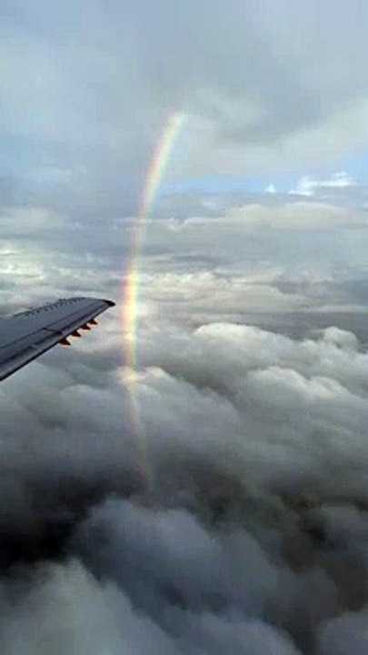 In-Flight Rainbow Comes Full Circle