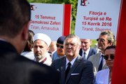 15 Temmuz'da hayatını kaybeden 251 kişi Arnavutluk'ta törenle anıldı