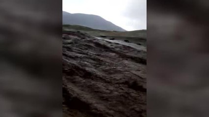 Erciş'te şiddetli yağış 13 köyde taşkınlara yol açtı