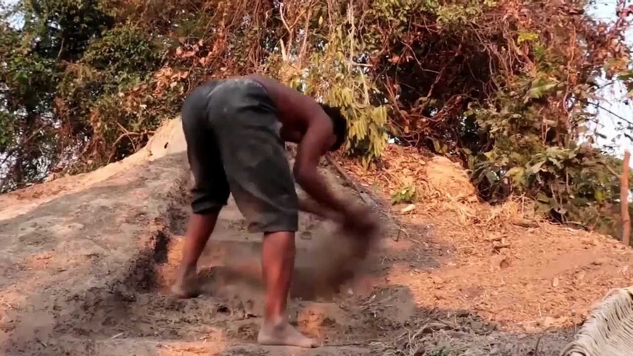 Primitive Guys Builds a  survival house top with underground pool. HD RESOLUTION