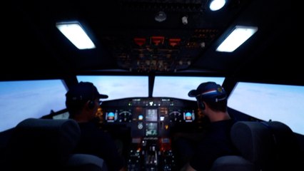 Ils créent un simulateur de vol A320 ultra-réaliste dans leur maison, après 10.000 h de travail