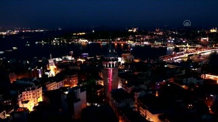 Galata Kulesi'nde 15 Temmuz mapping gösterisi