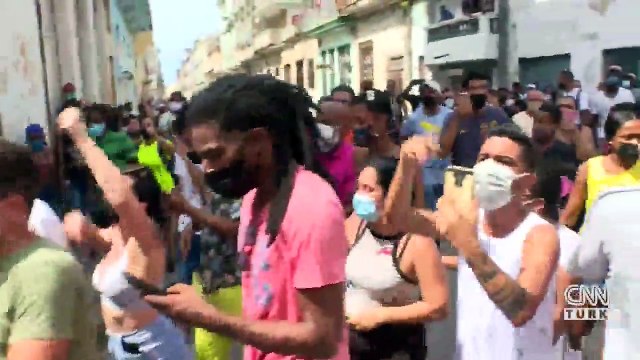 Küba'da hükümet geri adım attı