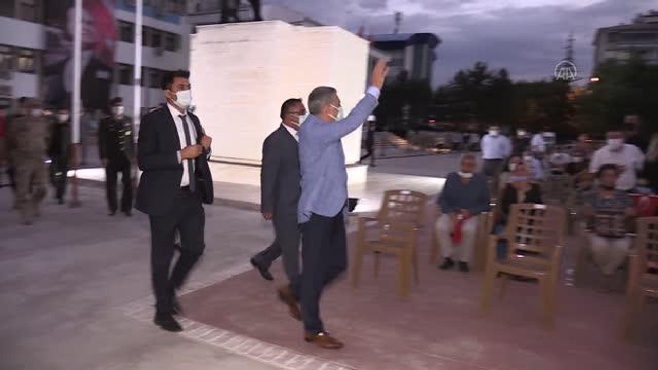 Doğu Anadolu'da vatandaşlar darbe girişiminin 5'inci yıl dönümünde demokrasi nöbeti tuttu