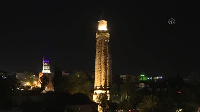 Son dakika gündem: 15 Temmuz'un 5. yıl dönümünde Tarihi Yivli Cami'nde sela okundu