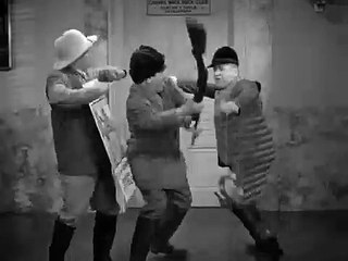 S,Los Tres Chiflados Latino 038 - ¡Al agua, patos!S