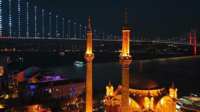 15 Temmuz'un 5. yıl dönümünde tüm camilerden aynı anda sela okundu