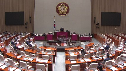 [더뉴스-더인터뷰] '전 국민 지원' 옥신각신...野 대권 구도 '출렁' / YTN