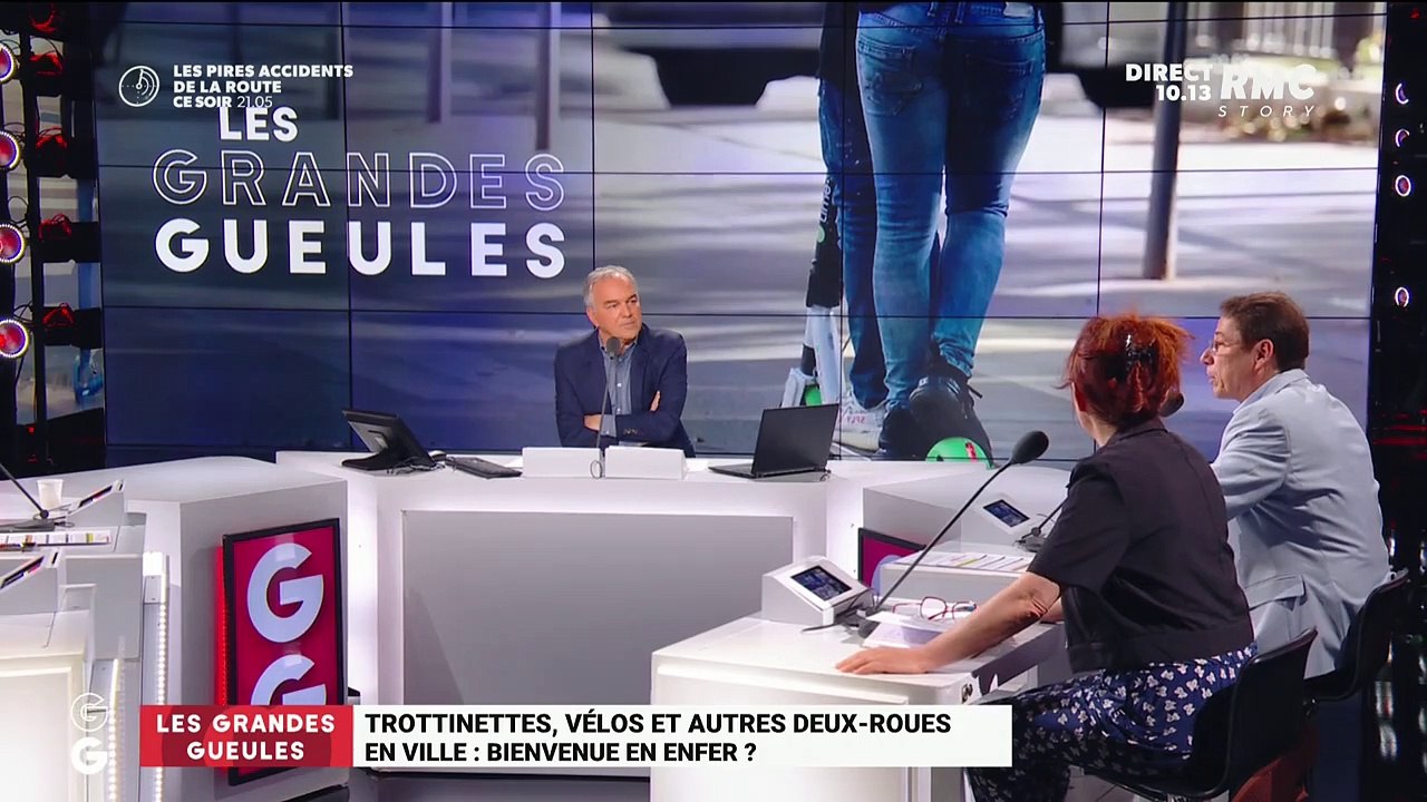 Trottinettes, vélos et autres deux-roues en vil...