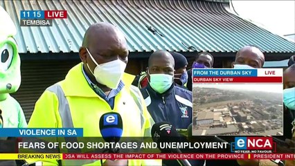 Makhura helps clean up in Tembisa