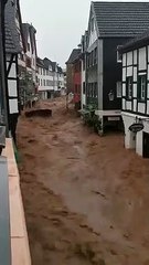 Almanya'nın batısı sular altında; sel 100'den fazla kişinin ölümüne sebep oldu