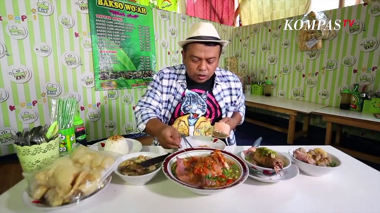 Pecinta Kuliner Pedas Wajib Coba Bakso Cumi Raksasa!