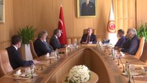 Deprem Araştırma Komisyonu Başkanı Uncuoğlu, komisyon raporunu TBMM Başkanı Şentop'a sundu