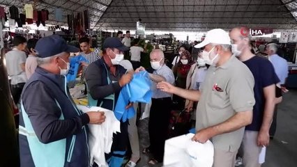 Şahinbey Belediyesi kurban atık poşeti dağıtıyor