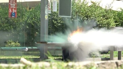 Tatlı almaya gitti, bomba sanılan bavulu patlatıldı