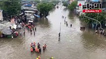 شوارع في بومباي تفيض بمياه الأمطار الموسمية